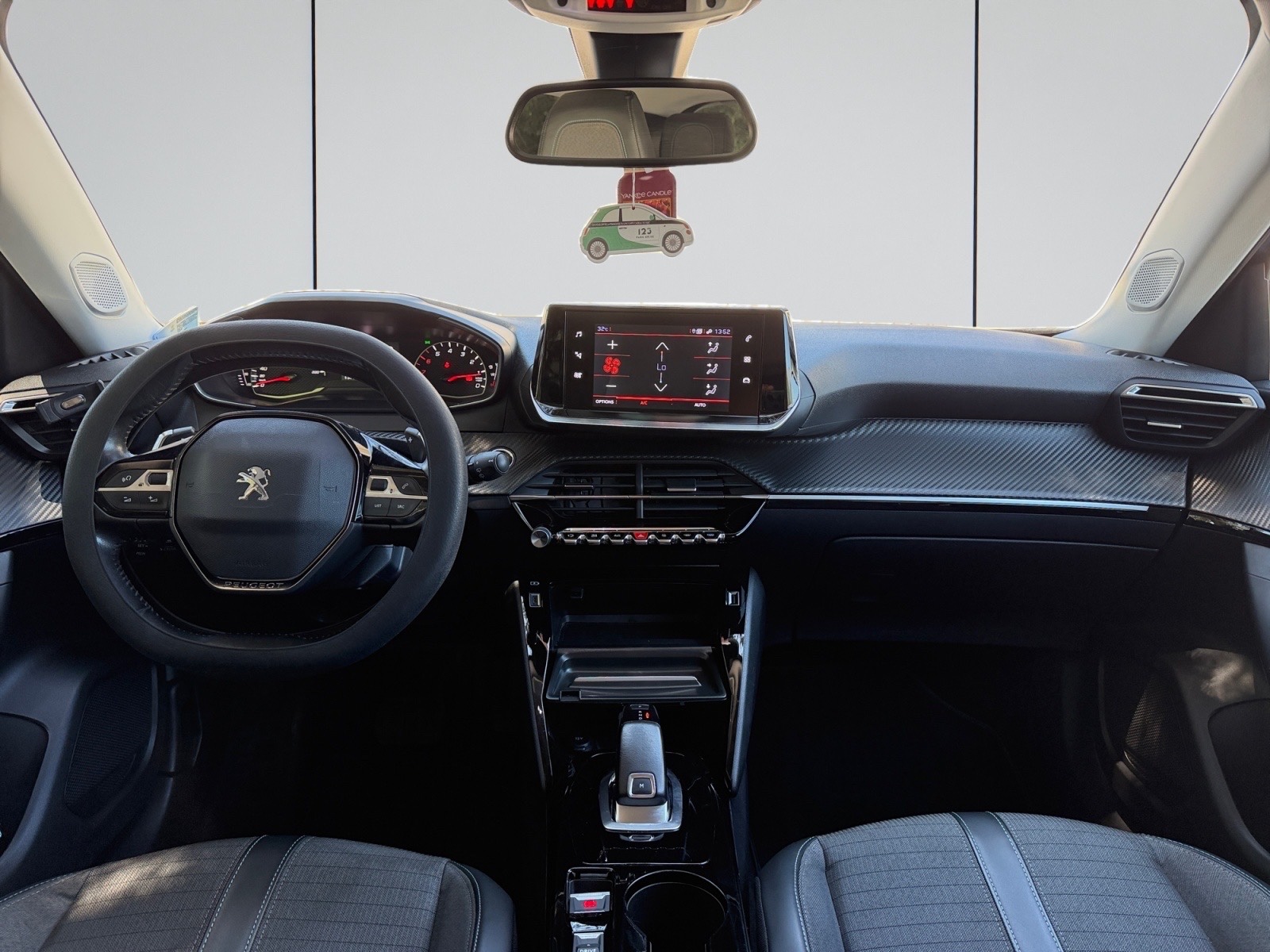 PEUGEOT 2008 BlueHDi 130 S&S EAT8 – Image 10