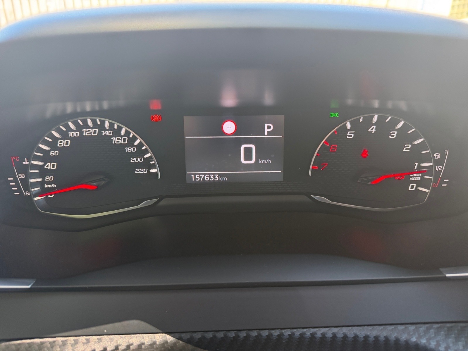 PEUGEOT 2008 BlueHDi 130 S&S EAT8 – Image 12